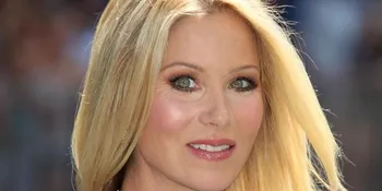 Hamil, Christina Applegate Tak Bisa Berhenti Makan