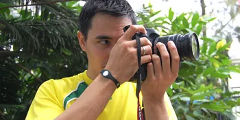 Darius Sinathrya, Foto Adalah Sebuah Kenangan