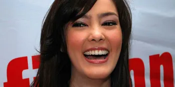 Kedekatan Cathy Sharon dan Julie Estelle