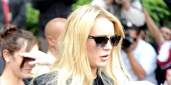 Lindsay Lohan Tembak Paparazzi