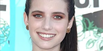 Emma Roberts Tak Yakin Bisa Bugil di Depan Kamera