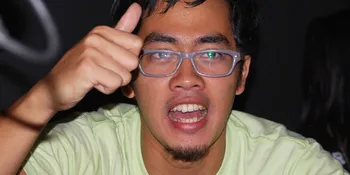 Dennis Adishwara Fans Berat Soto Betawi Istri