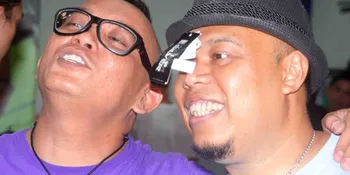 Duo Edwin-Jodi Buka Toko Baju EJ Surf