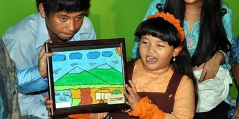 Amel Carla Rayakan Ultah Bareng Anak Yatim