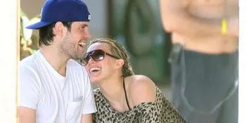 Hilary Duff - Mike Comrie Menikah
