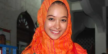 Poppy Bunga, Ada Kenikmatan Saat Beramal