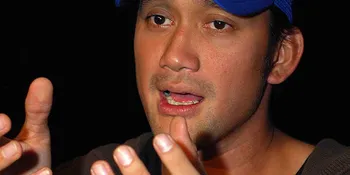 Tora Ngebet Panjat Pinang