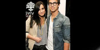 Demi Lovato - Joe Jonas Beri Kejutan di Premiere 'CAMP ROCK 2'