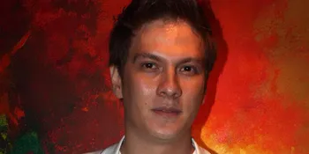 Bertrand Antolin Rambah Dunia Nyanyi Lewat 'Bubar'