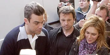 Robbie Williams Bulan Madu Sebelum Menikah