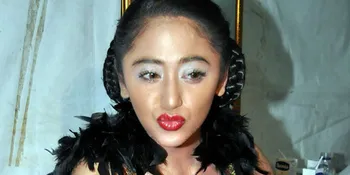 Dewi Perssik Pilih Mahadewi di 'LIHAT BOLEH, PEGANG JANGAN'