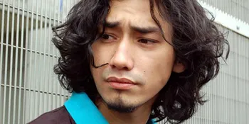 Pola Makan Tak Teratur, Revaldo Stress?