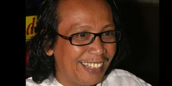 Mandra Kembali ke Dunia Tarik Suara