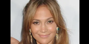 Jennifer Lopez Dikontrak Jadi Juri American Idol?