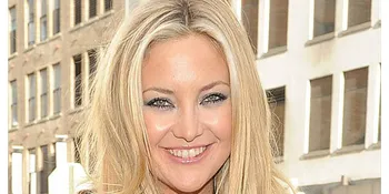 Kate Hudson Koleksi Ratusan Scarve