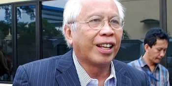 Ariel Berlebaran Dengan Baju Koko Pemberian Penggemar