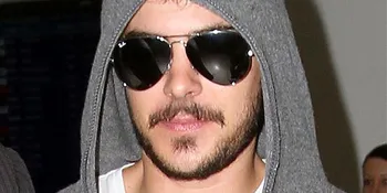 Wow! Zac Efron Mirip Petinju!