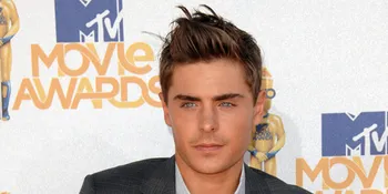 Zac Efron Berjanji Akan Tampil Telanjang di Filmnya