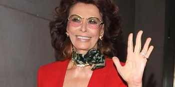 Sophia Loren Tersiksa Disebut Bom Seks
