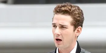 Shia LaBeouf Pengen Gondrong Tapi Tak Bisa