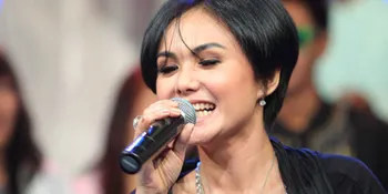 Yuni Shara - Viktor Hutabarat Diserbu Penggemar di Sulbar