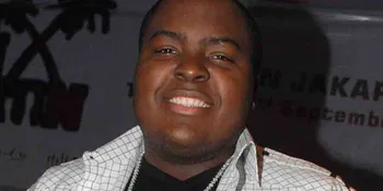 Konser, Sean Kingston Pilih Cewek Cantik Naik Ke Panggung