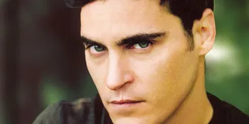 Joaquin Phoenix, Pasangan Gay Leonardo DiCaprio