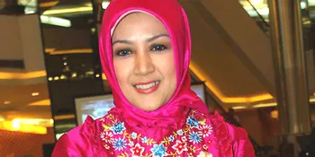 Rida RSD Berjilbab Berkat 'Sentuhan' Allah