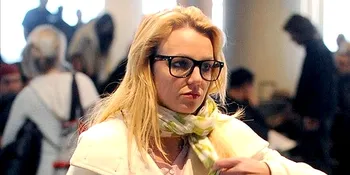 Britney Jadi Cheerleader - Feels Like Yesterday