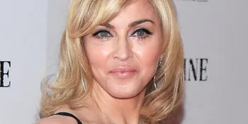 Madonna Pamerkan Belahan Dada di Iklan Dolce&Gabanna