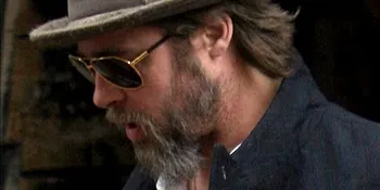 Brad Pitt Berani Merokok Kalau Tak Ada Angelina Jolie