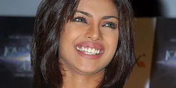 Bibir Priyanka Chopra Paling Laris Dicium!