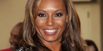 Mel B Wajibkan Hubungan Seks Sebelum Bangun Tidur