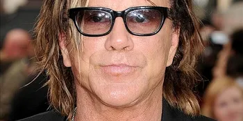 Mickey Rourke Jadi Kurir!