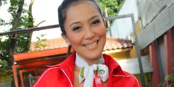 Sophie Navita Nikmati Lagi 'HEARTBREAK.COM'