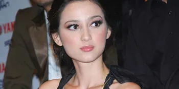 Julie Estelle Enjoy Sulitnya Jadi Sutradara