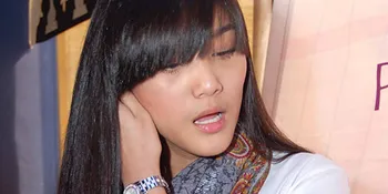 Dominique Agisca Diyose, Rambut Kering Gara-Gara Catok