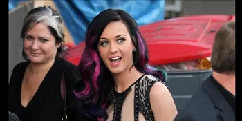 Katy Perry Sudah Kenakan Cincin Hidung Ala Pengantin India