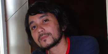 Junior Tak Bisa Lepas Dari Bayangan Koes Plus