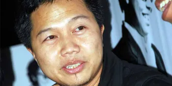 Sandy Sandhoro Persilahkan Beli Produk Bajakan