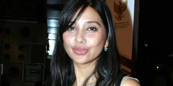 Ayu Azhari Takkan Lapor Polisi