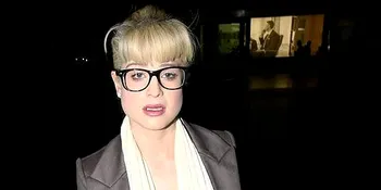 Kelly Osbourne Biasa Minum 50 Pil