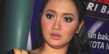 Vega Darmawanti Batal Hadir di Pemakaman Mbah Maridjan
