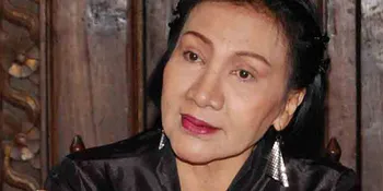 Ratna Sarumpaet, Ide Penulisan Novel Dari Gubernur Maluku