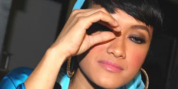 Jupe: Harusnya Dewi Perssik Ngaca!