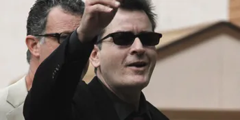 Gara-Gara Skandal, Film Charlie Sheen Jadi Film Porno