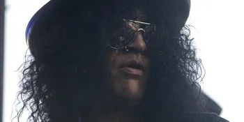 Slash Batalkan Permohonan Perceraian