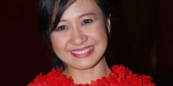 Astrid Beban Bawakan Lagu Rinto Harahap