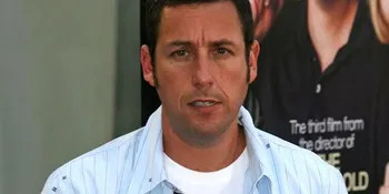 Jennifer Aniston Pura-Pura Jadi Istri Adam Sandler