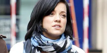 Lily Allen Dilarikan ke Rumah Sakit (Lagi)!